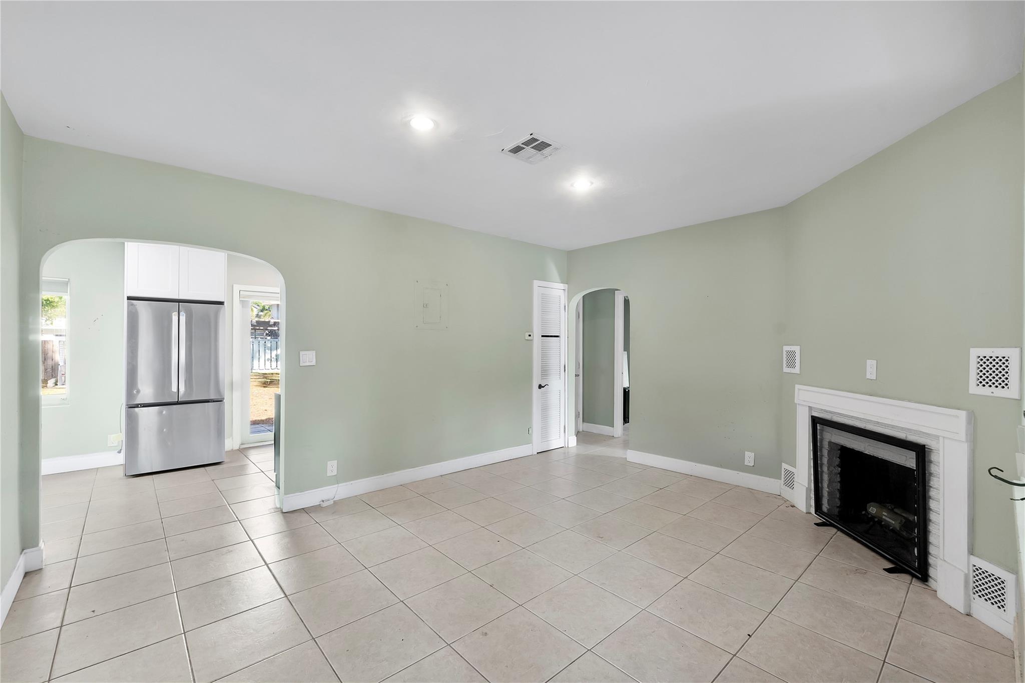 Petite - Residential