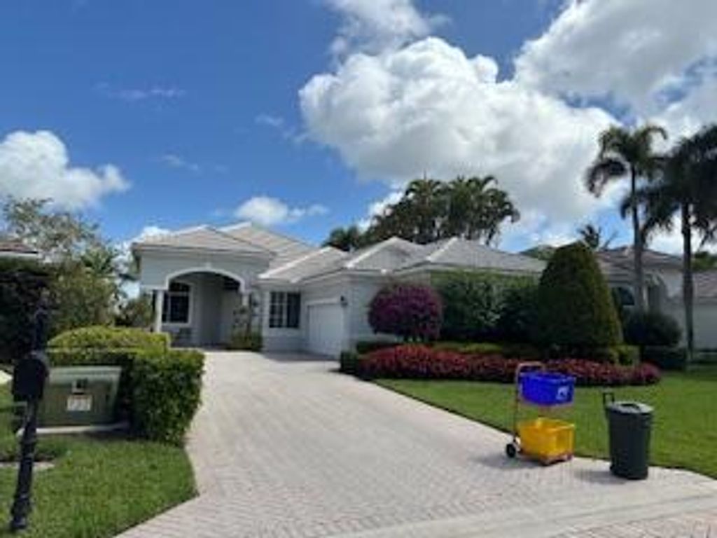 Photo of 147 San Marco Drive, Palm Beach Gardens, FL 33418 (MLS # R11000764)