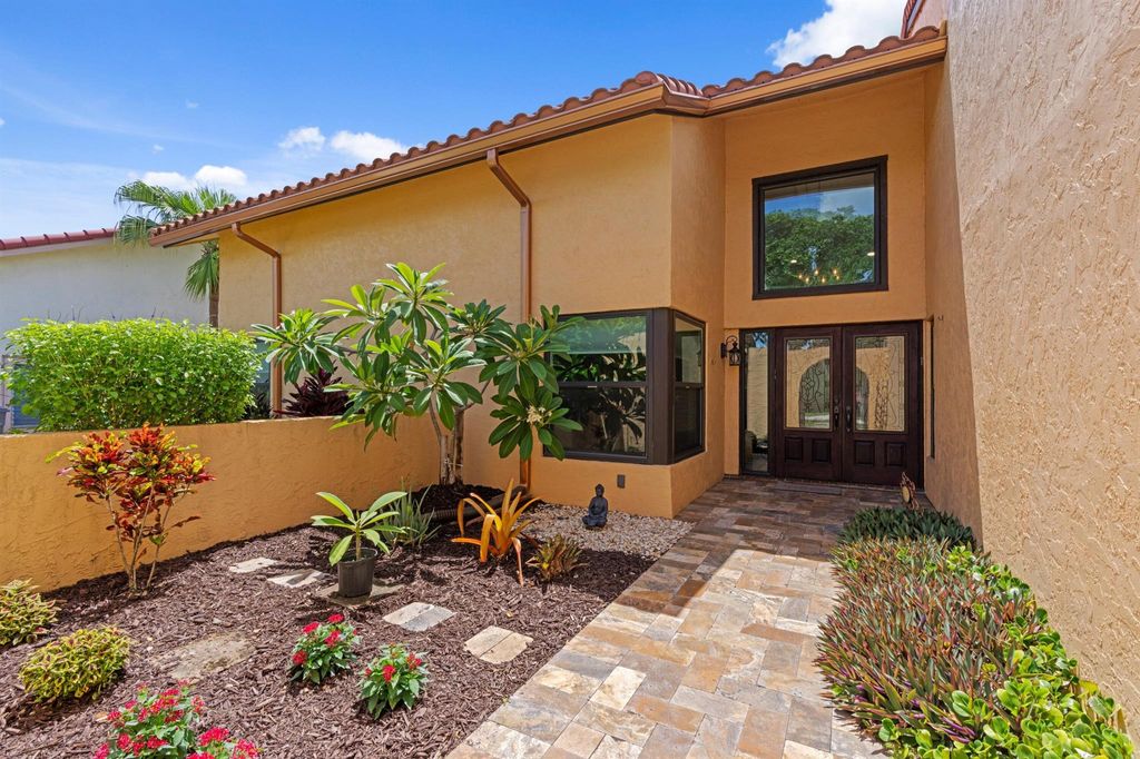 Photo of 21160 Escondido Way N, Boca Raton, FL 33433 (MLS # R11107040)