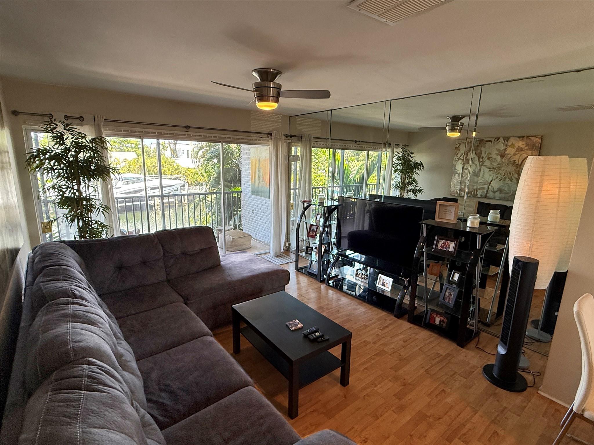 2801 NE 33rd Ct 207