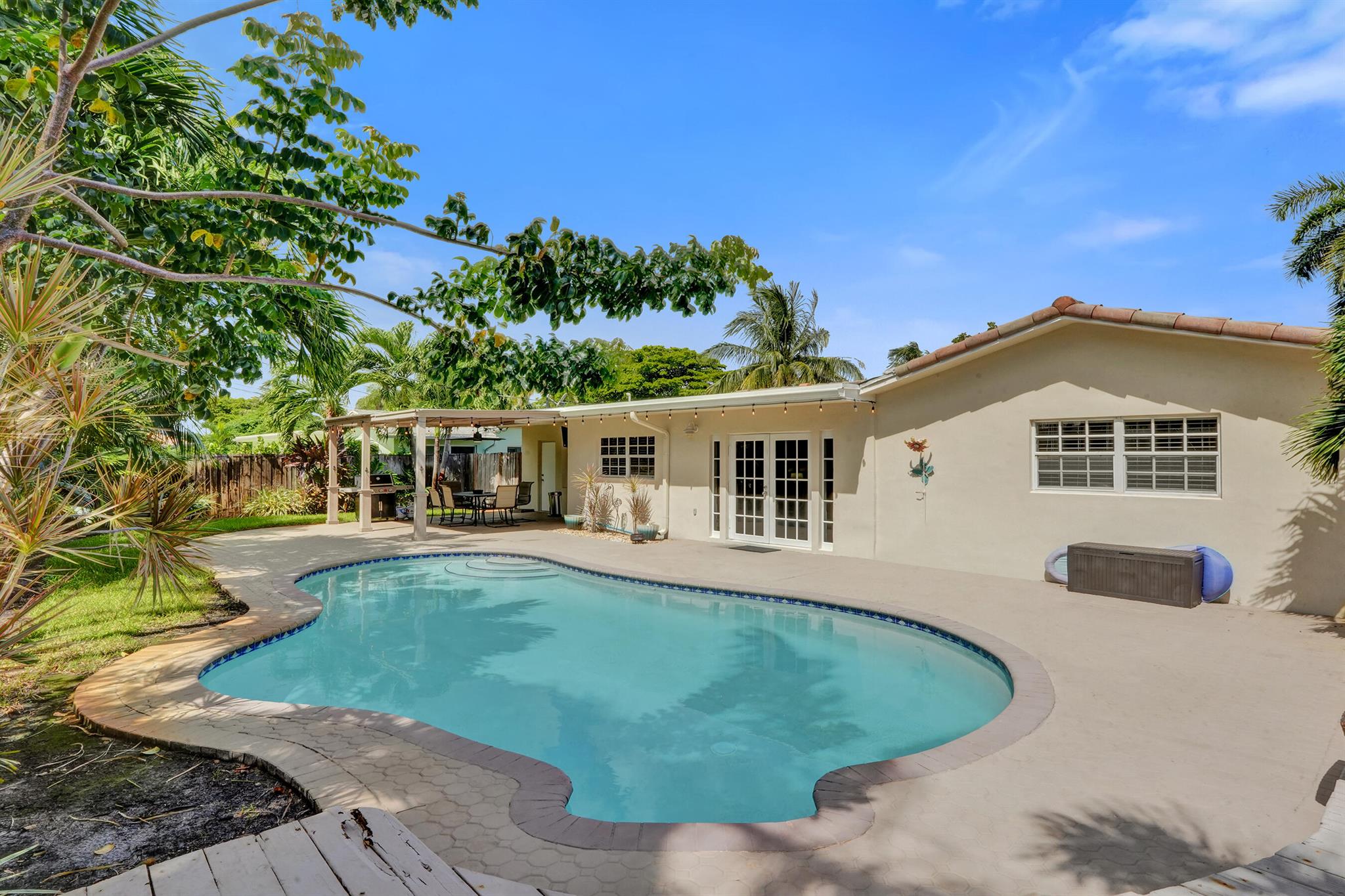 THE COVE - Residential