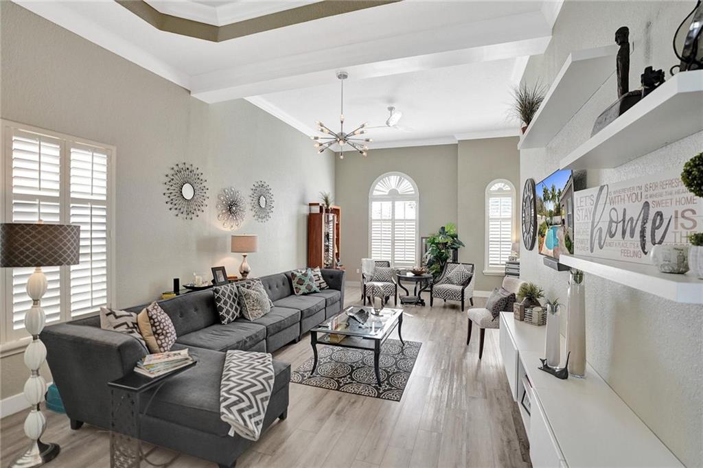 Royal Griffin 172-29 B - Residential