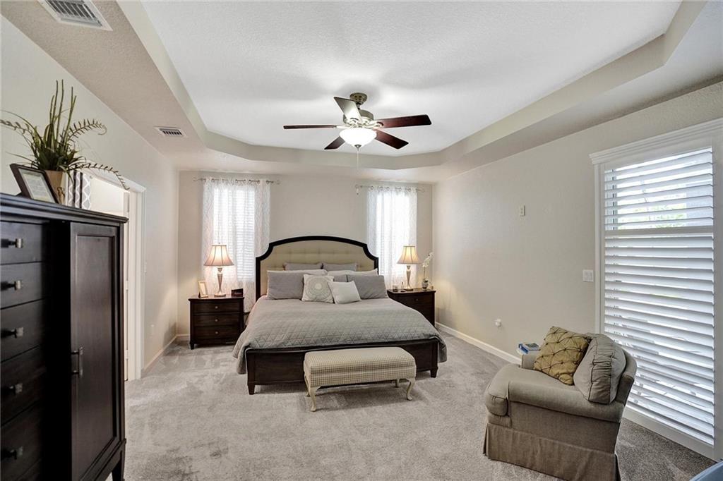 Royal Griffin 172-29 B - Residential