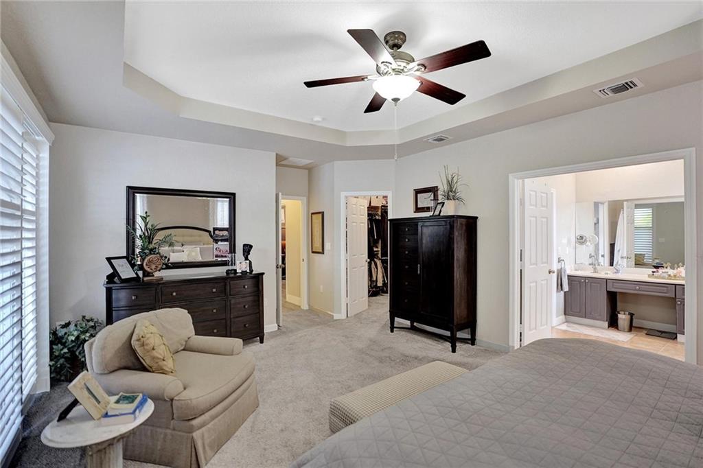 Royal Griffin 172-29 B - Residential