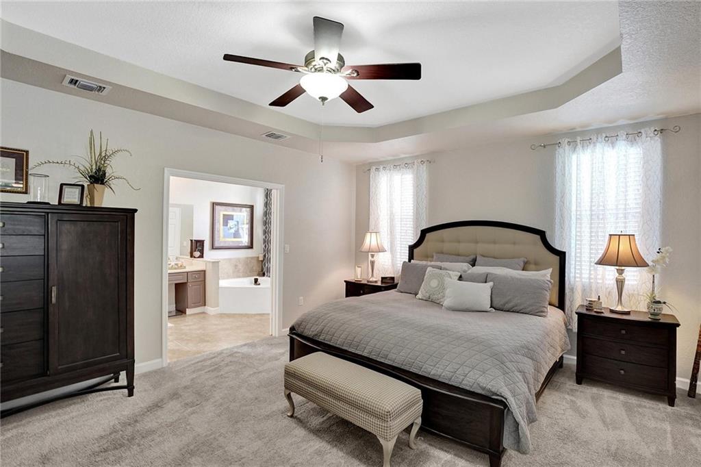 Royal Griffin 172-29 B - Residential