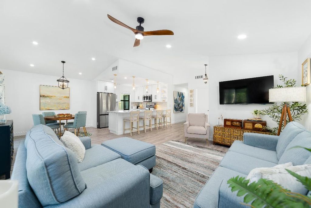 Photo of 69 Ironwood Way, Palm Beach Gardens, FL 33418 (MLS # R11060815)