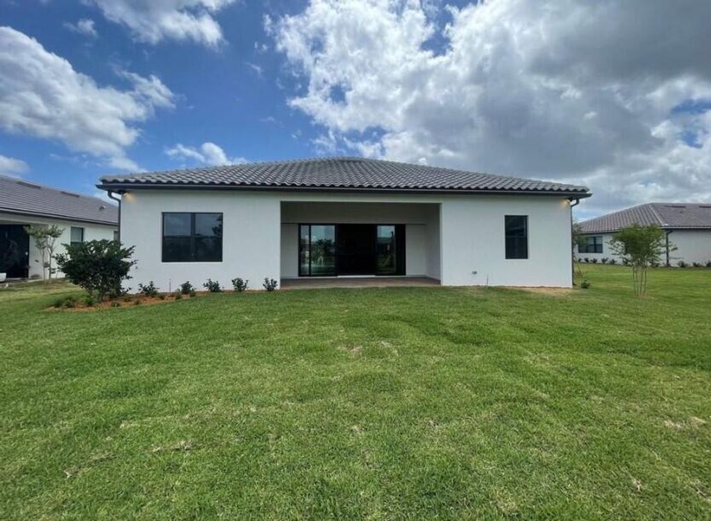 Photo of 368 SE Filoli Drive #254, Port Saint Lucie, FL 34984 (MLS # R10983240)