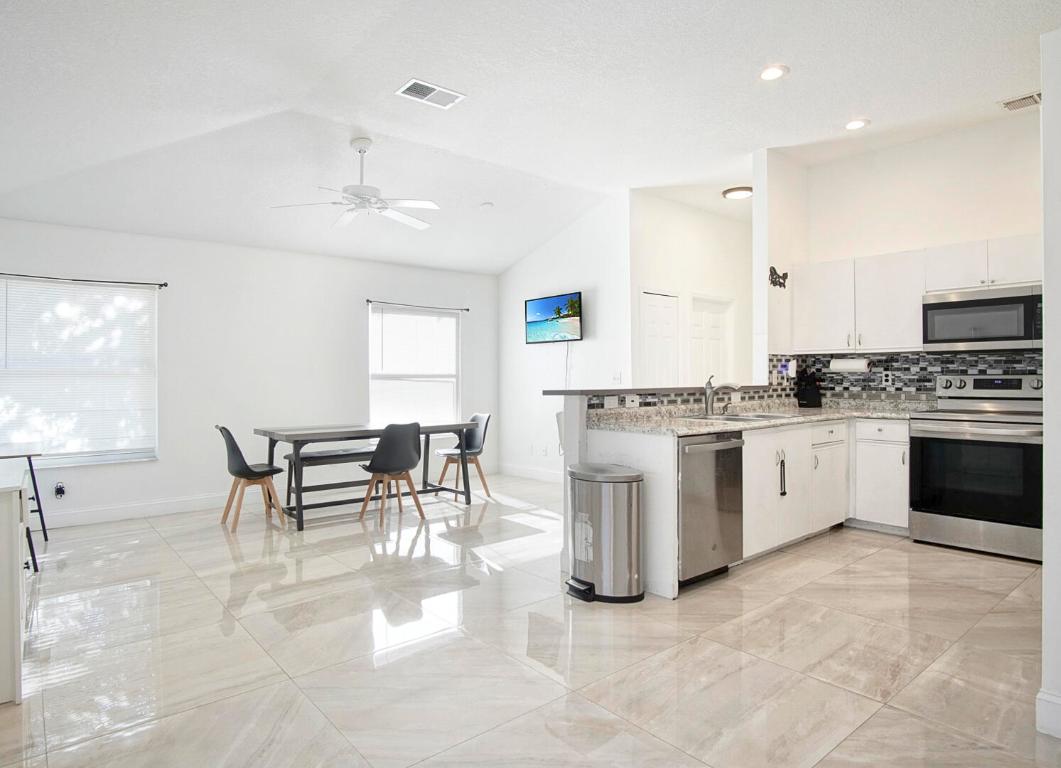 PORT ST LUCIE SECTION 35 - Residential