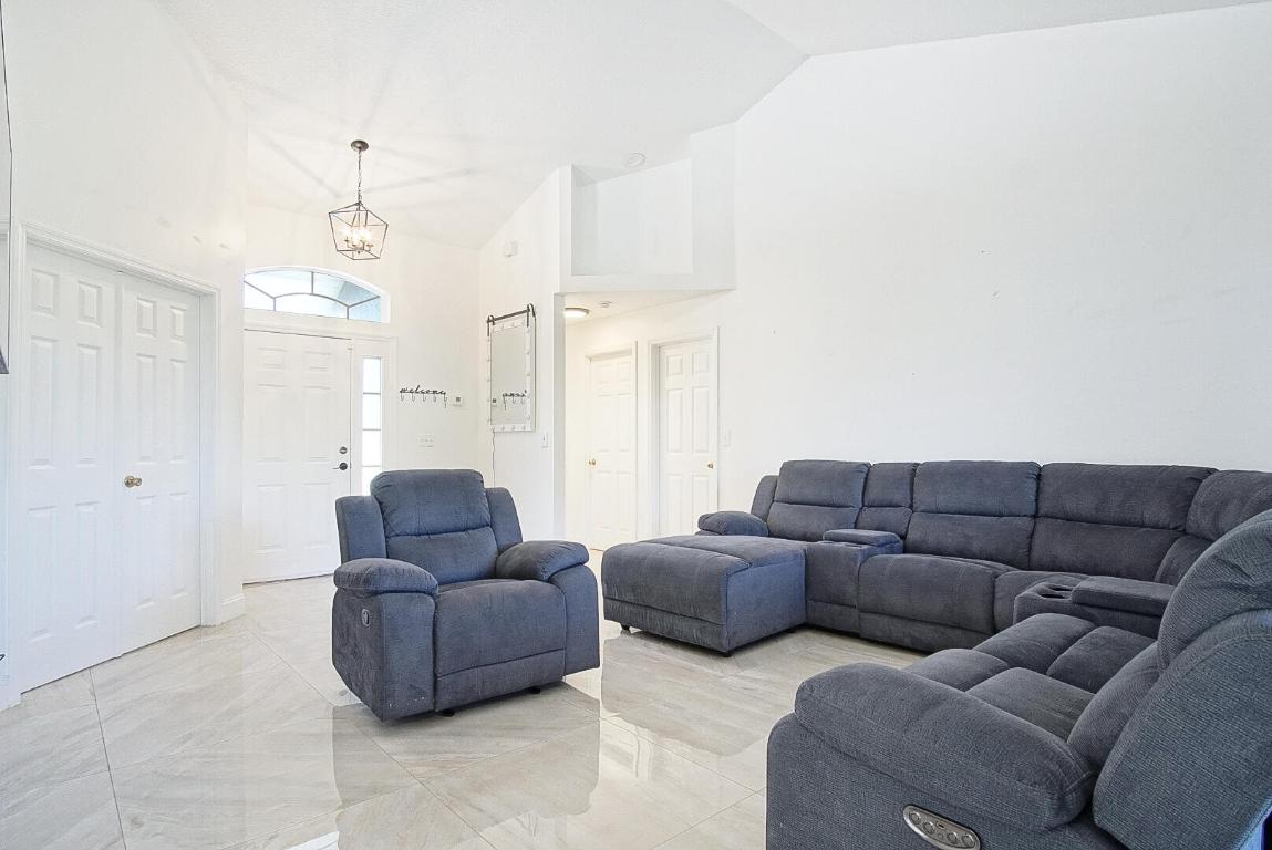 PORT ST LUCIE SECTION 35 - Residential