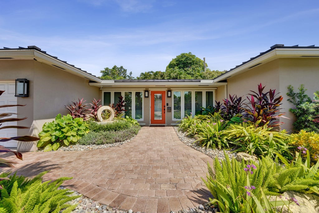 Photo of 3460 NE 17TH Terrace, Oakland Park, FL 33334 (MLS # B26076925)
