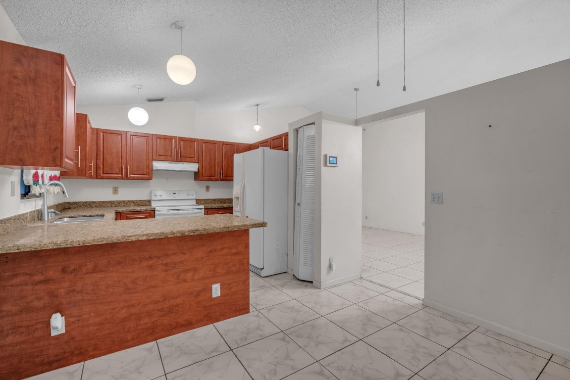 HUNTER GREEN - Residential