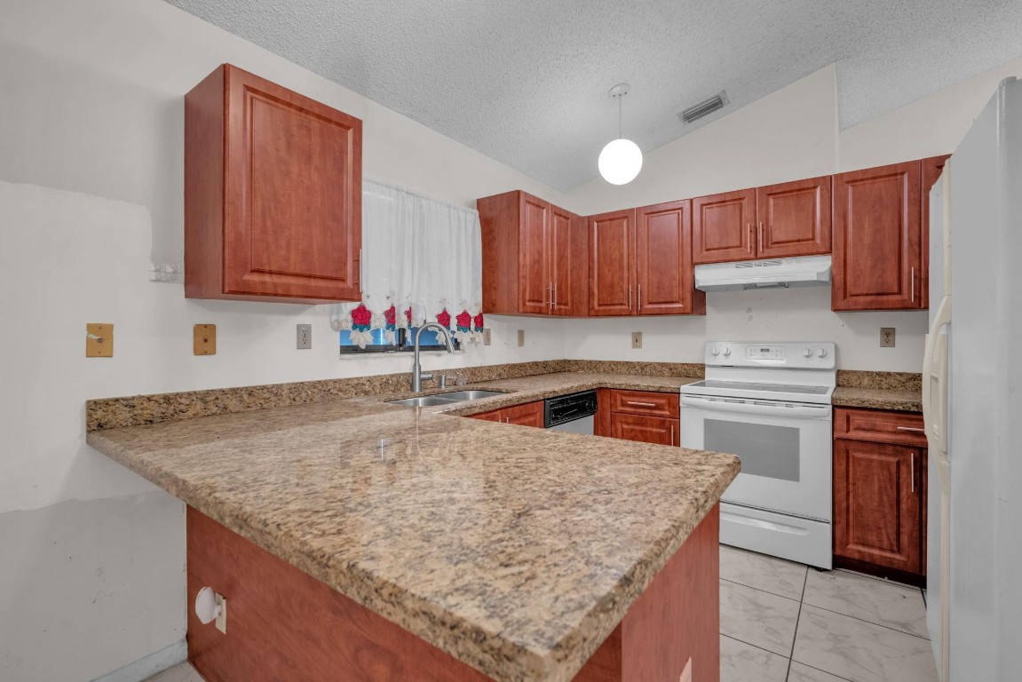 HUNTER GREEN - Residential