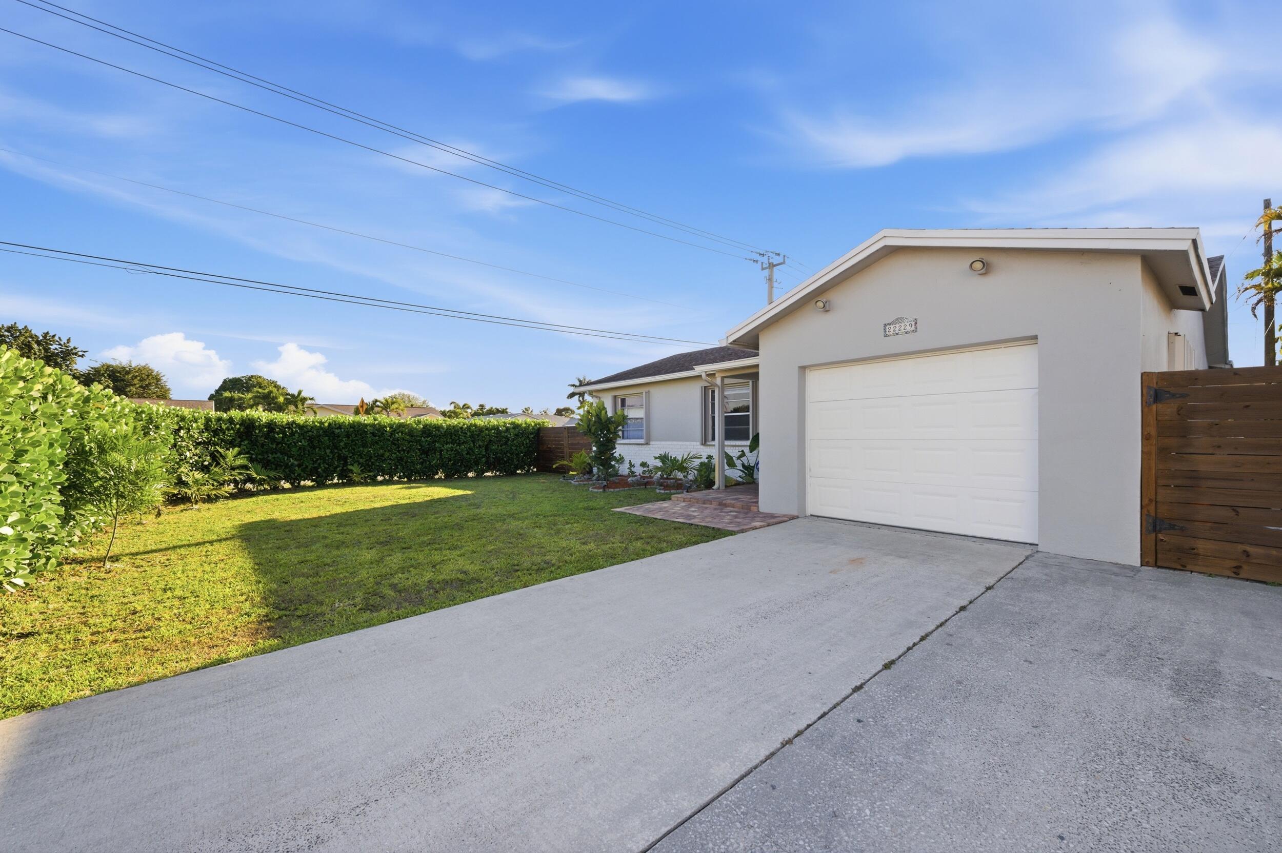 SANDALFOOT COVE SEC 4 - Residential