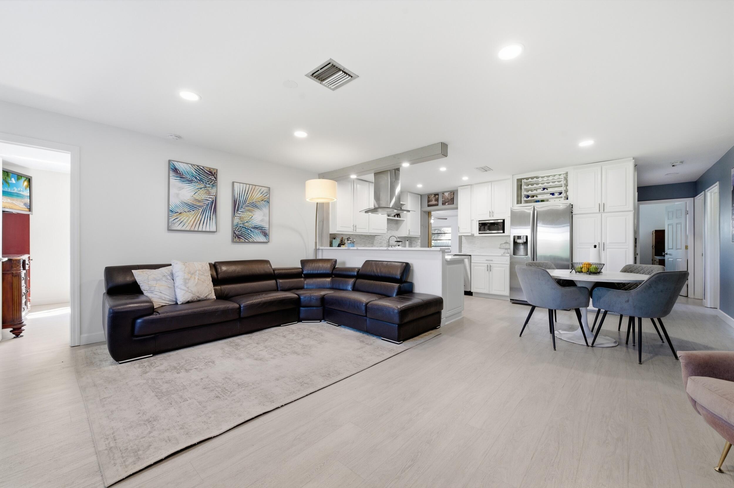 SANDALFOOT COVE SEC 4 - Residential