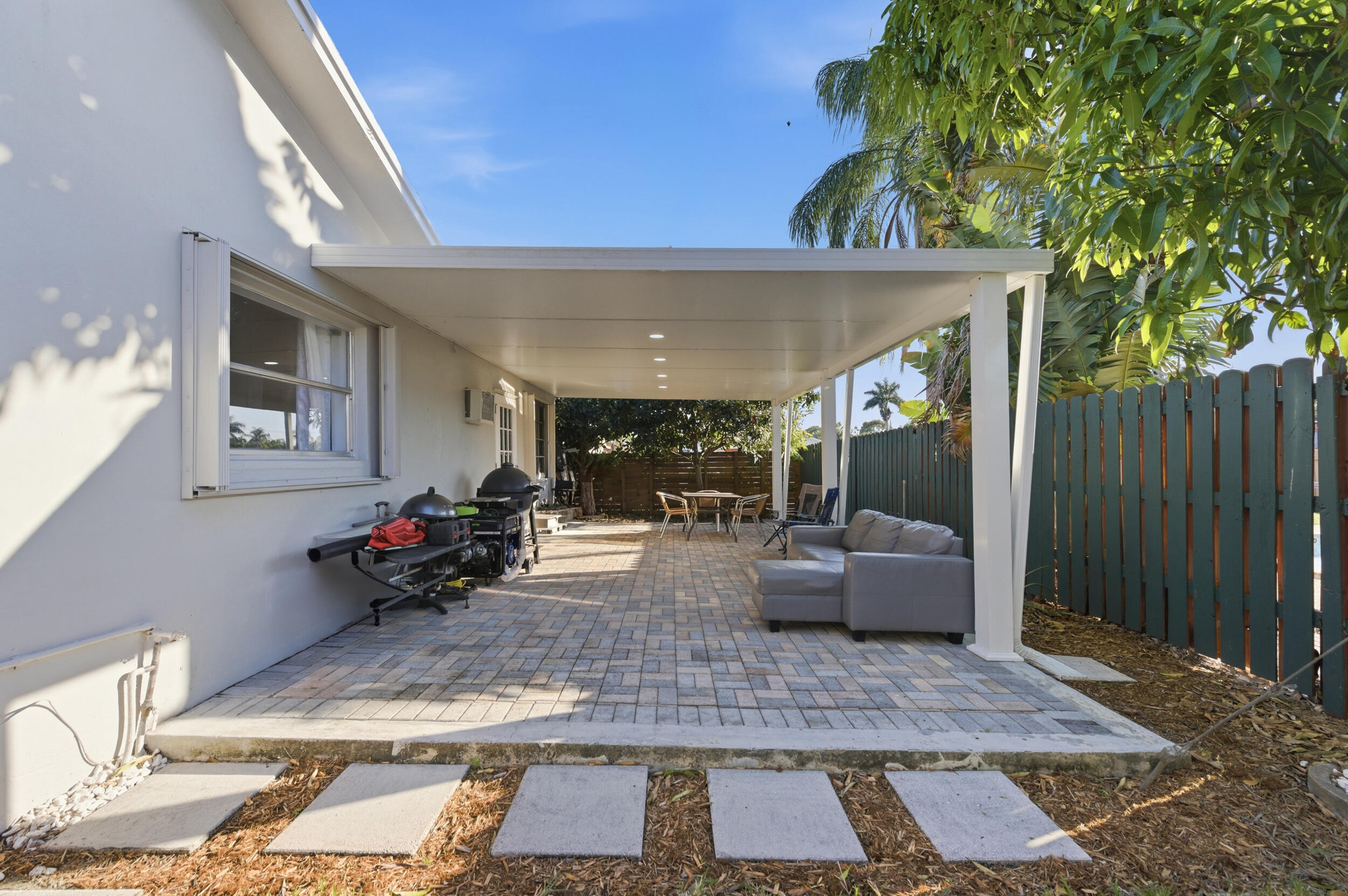 SANDALFOOT COVE SEC 4 - Residential