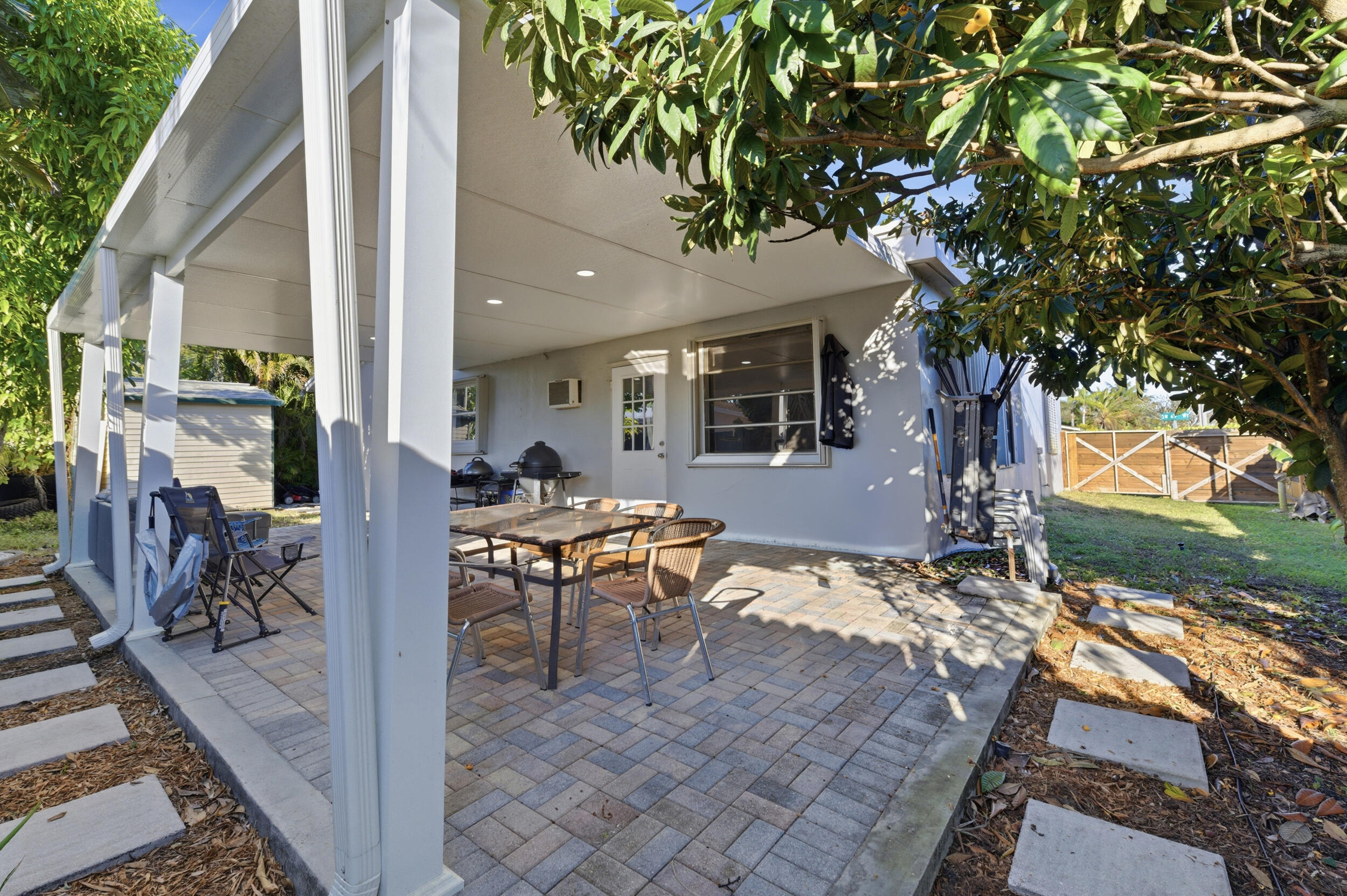 SANDALFOOT COVE SEC 4 - Residential