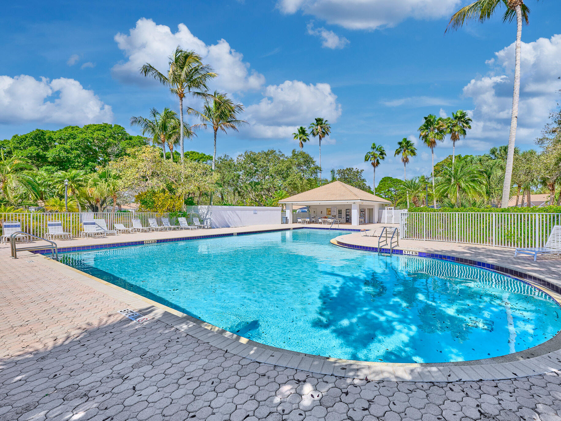 OAKS-SUNTERRACE 1 - Residential