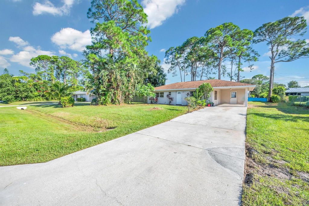 Photo of 6703 Santa Clara Boulevard, Fort Pierce, FL 34951 (MLS # R10921996)