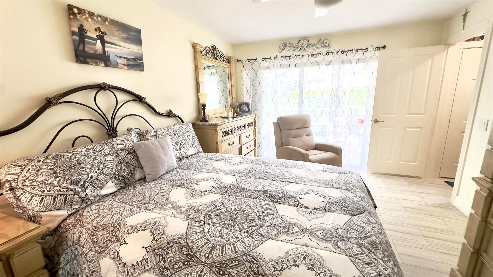 5401 Red Oak Court 5401