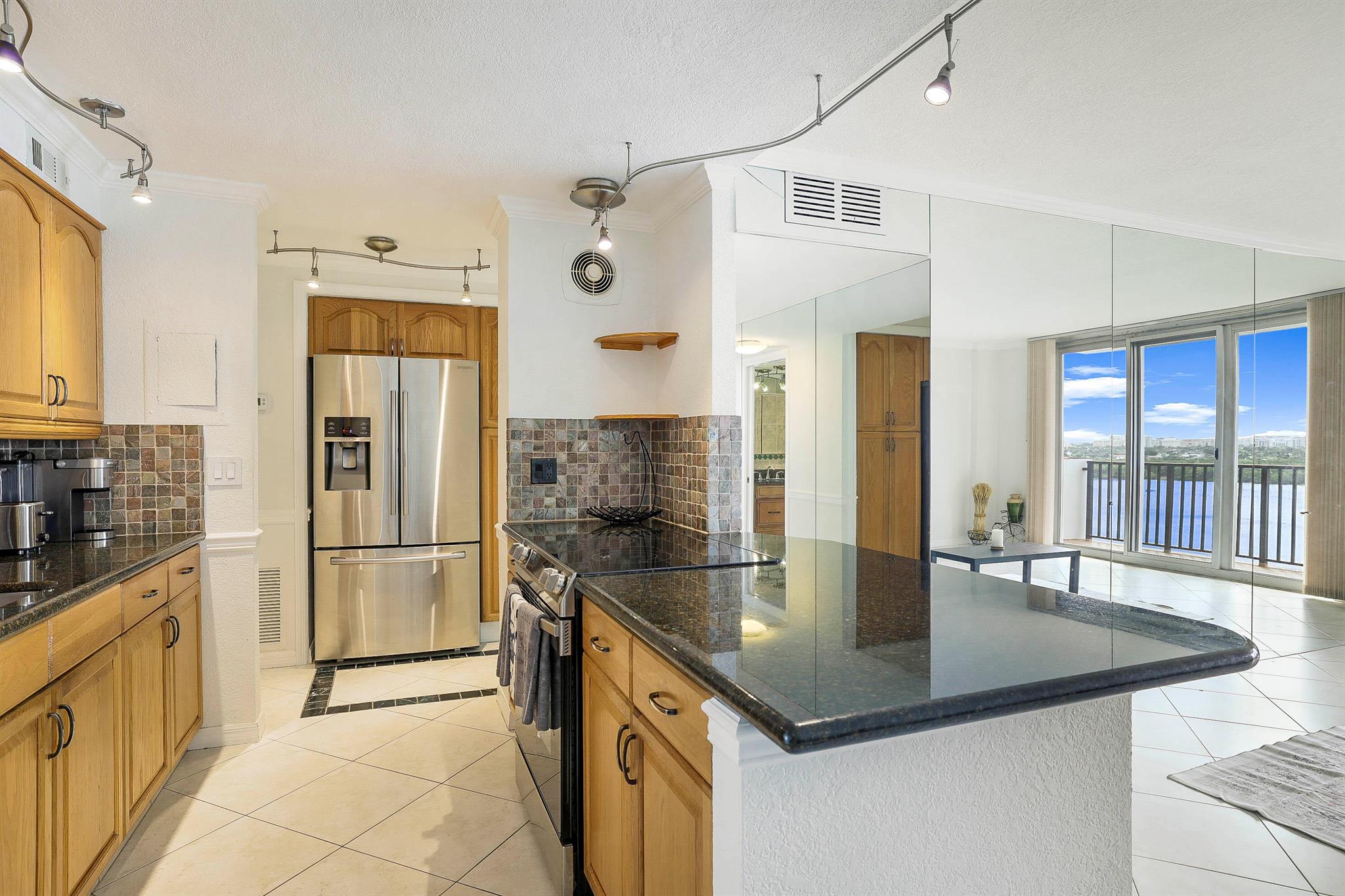 BOCA TOWERS CONDO PORTION - Residential Lease