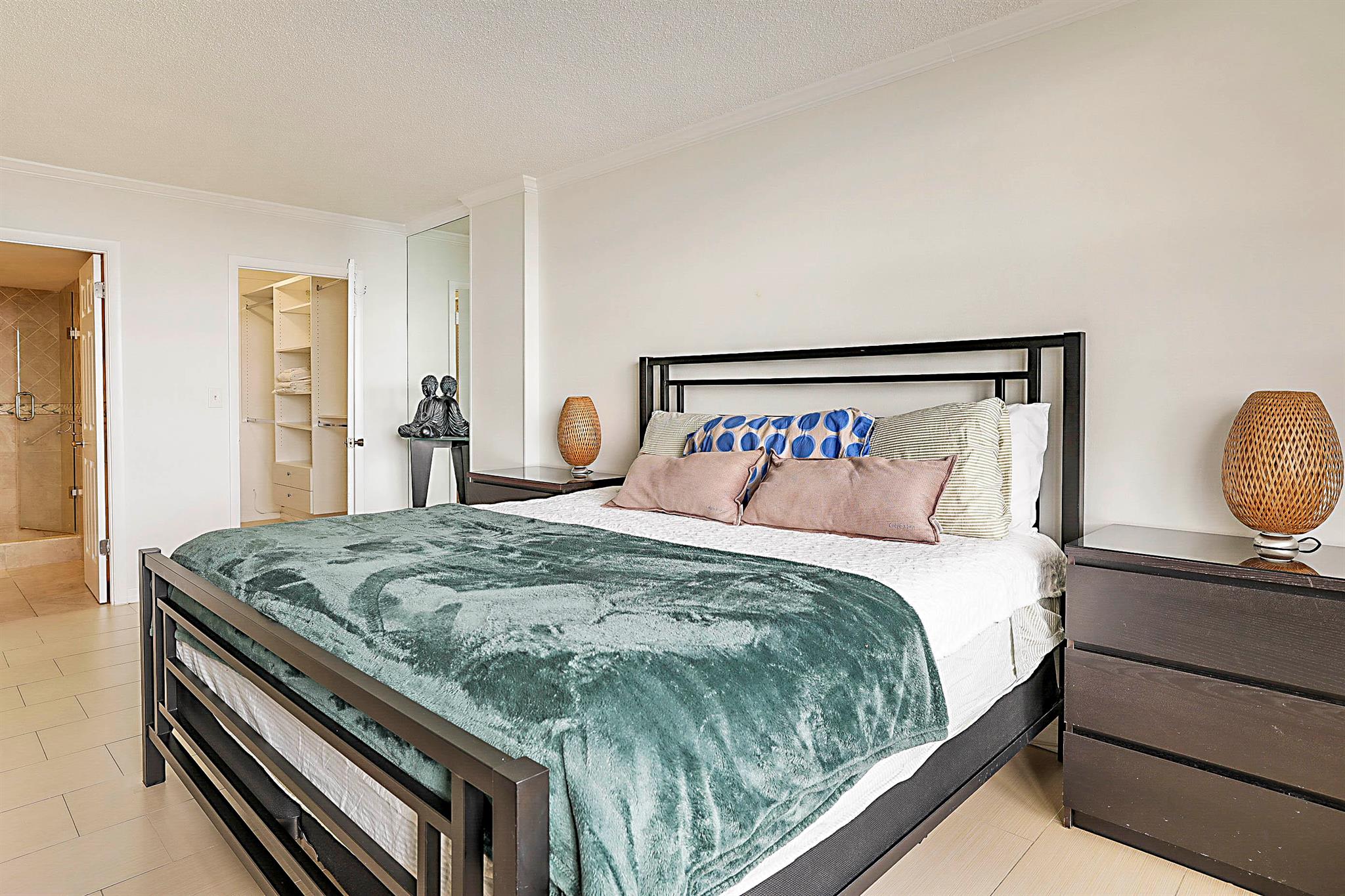 BOCA TOWERS CONDO PORTION - Residential Lease