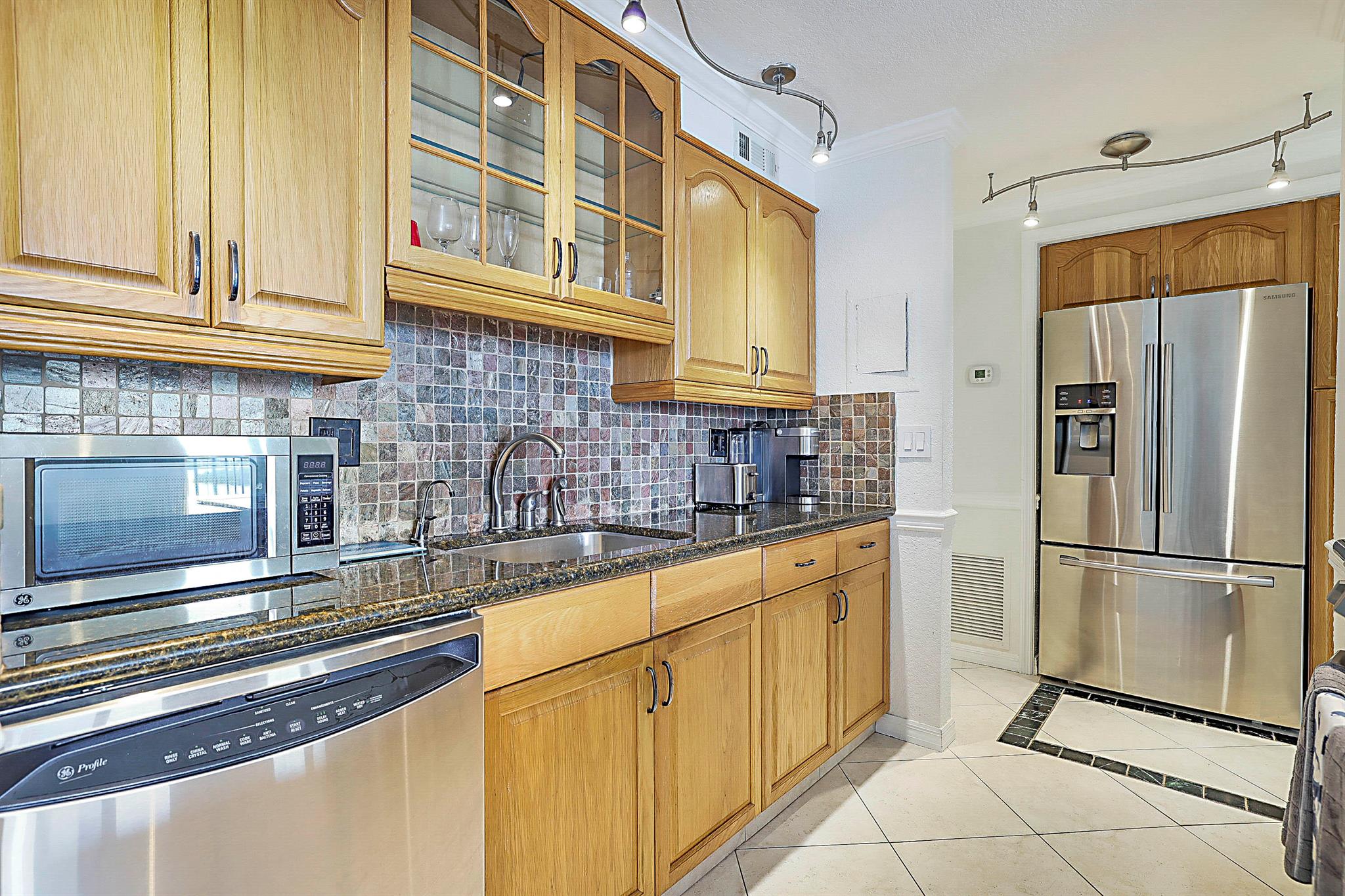 BOCA TOWERS CONDO PORTION - Residential Lease