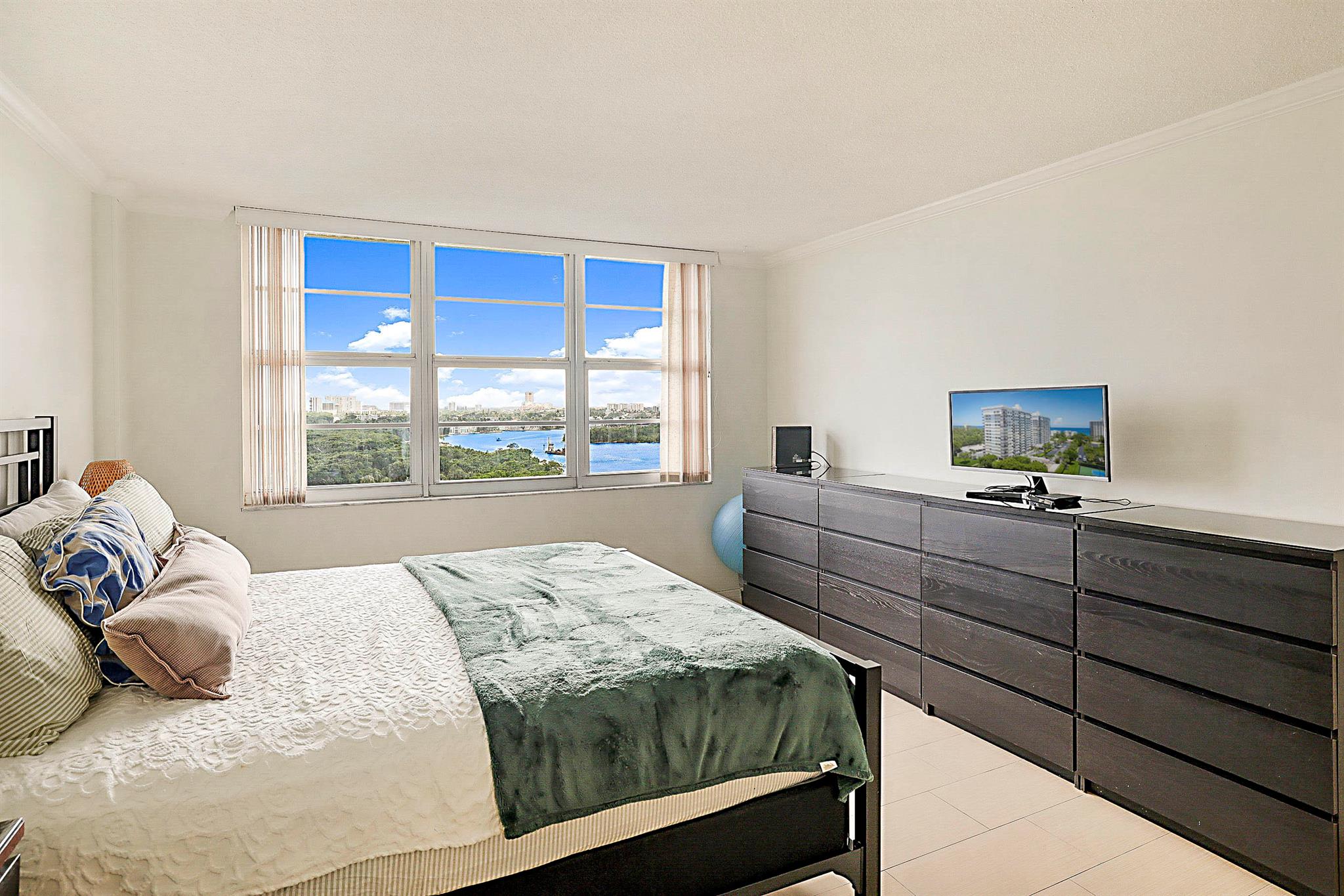 BOCA TOWERS CONDO PORTION - Residential Lease