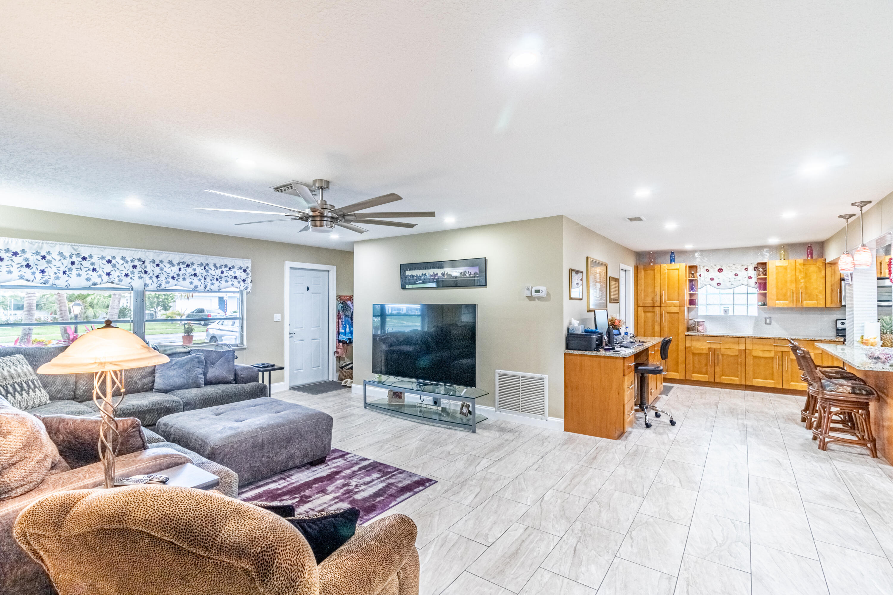 PALM BEACH LEISUREVILLE - Residential