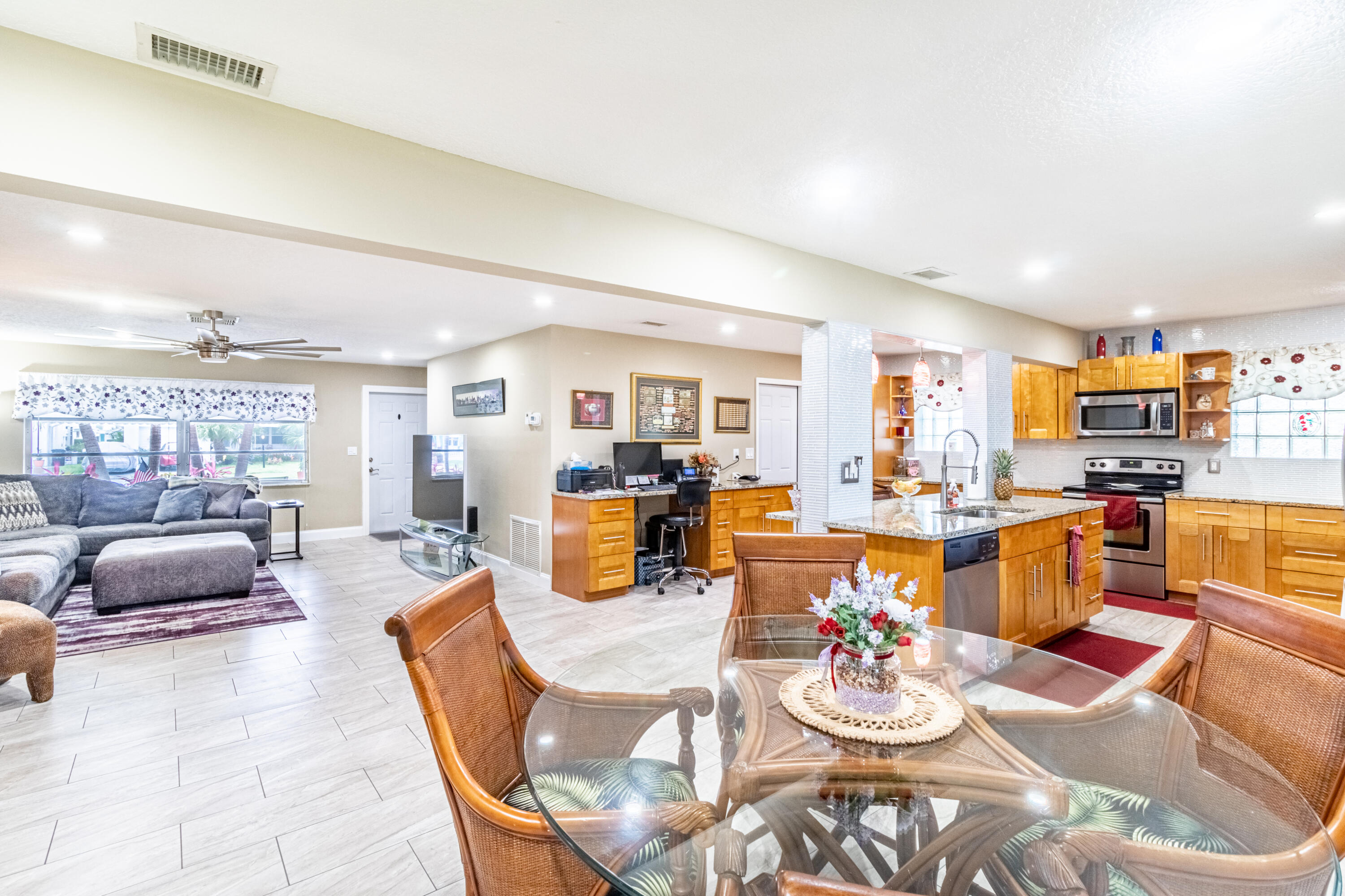 PALM BEACH LEISUREVILLE - Residential