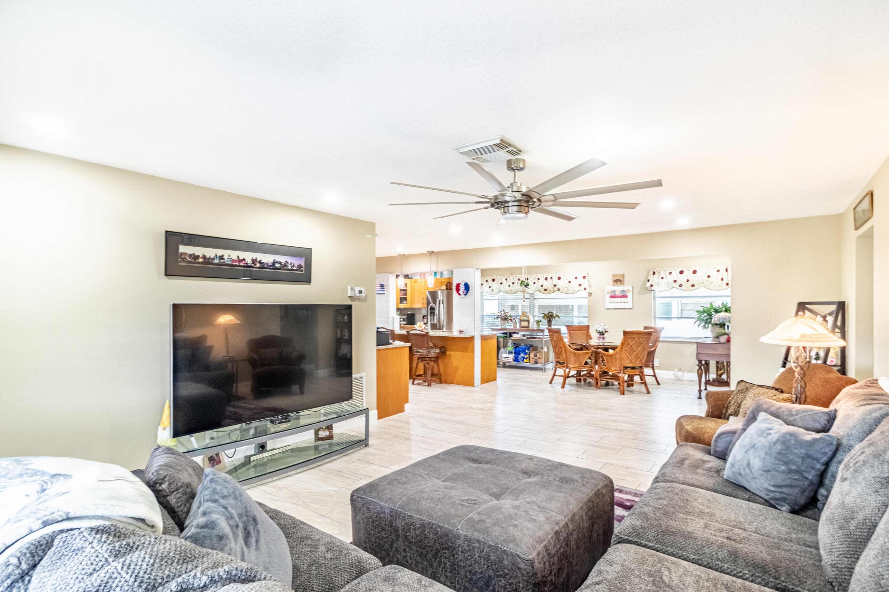 PALM BEACH LEISUREVILLE - Residential