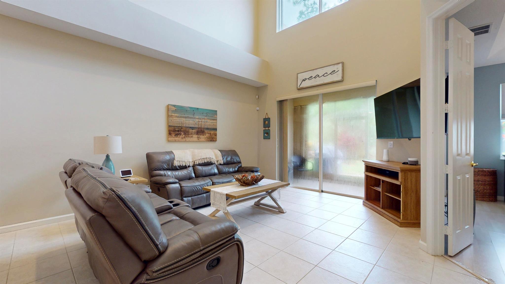 CASTLE PINES - Residential