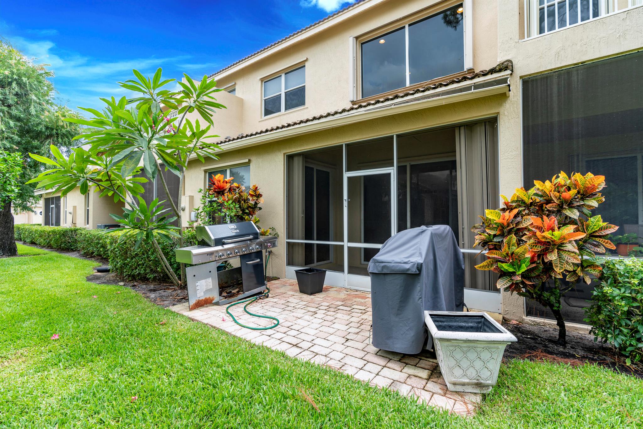 CASTLE PINES - Residential