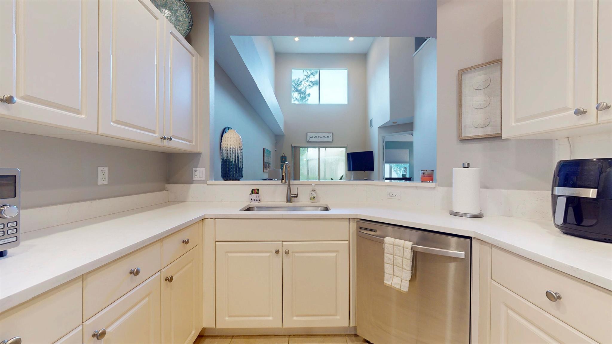 CASTLE PINES - Residential