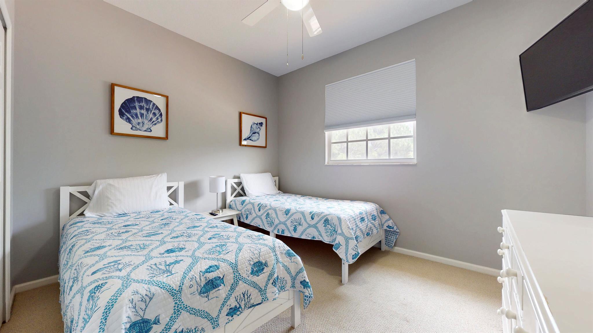 CASTLE PINES - Residential