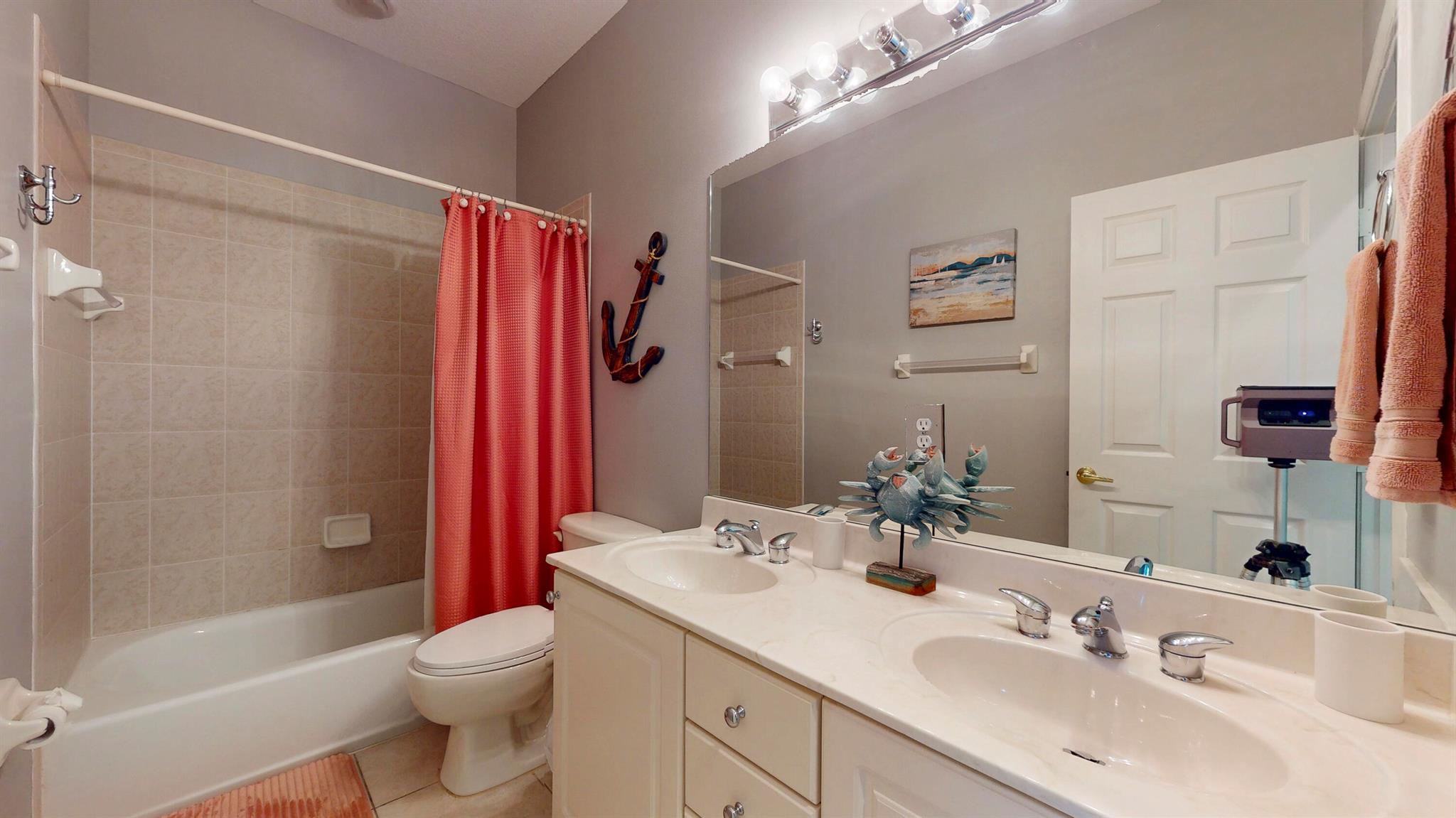 CASTLE PINES - Residential