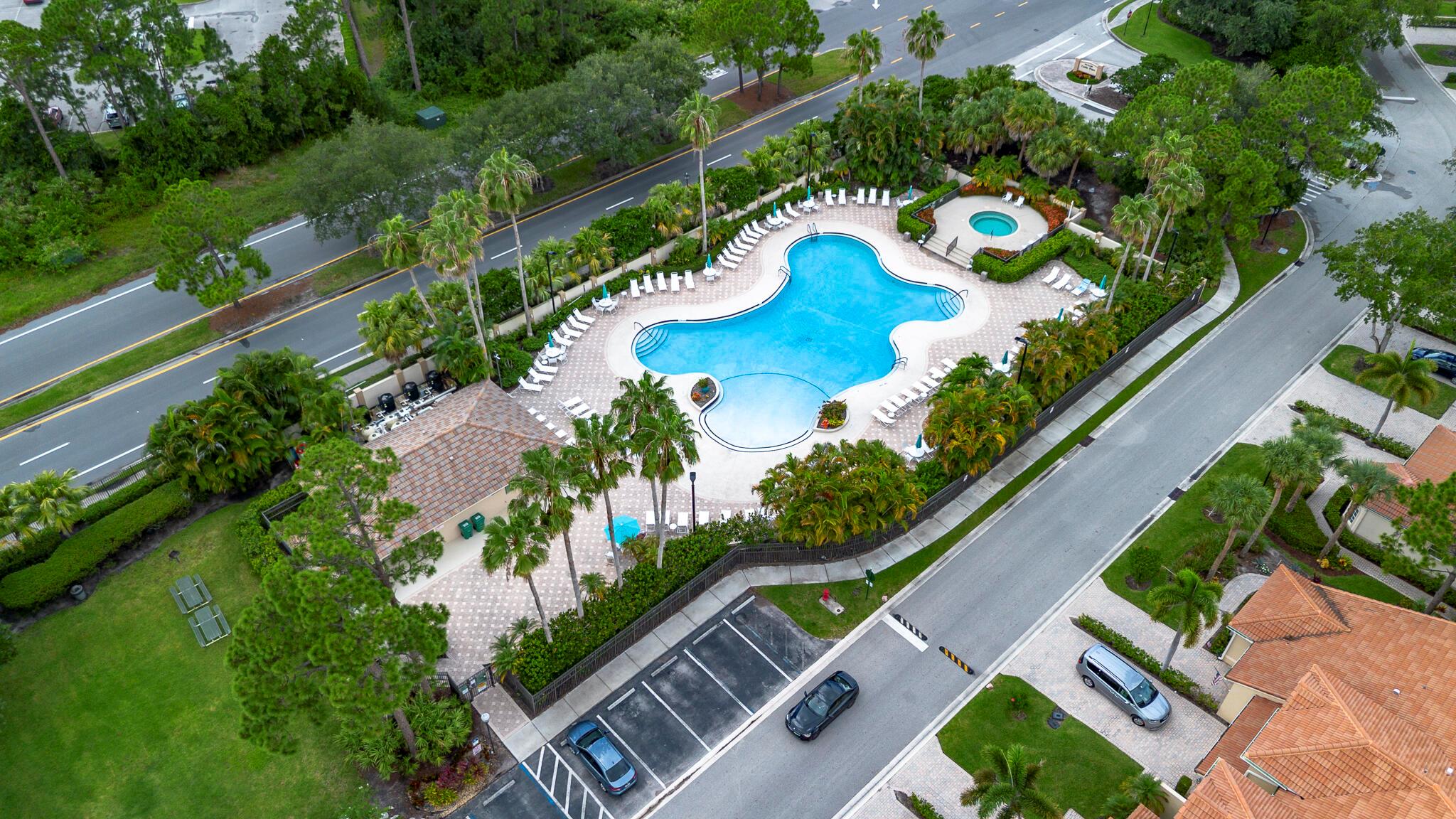 CASTLE PINES - Residential