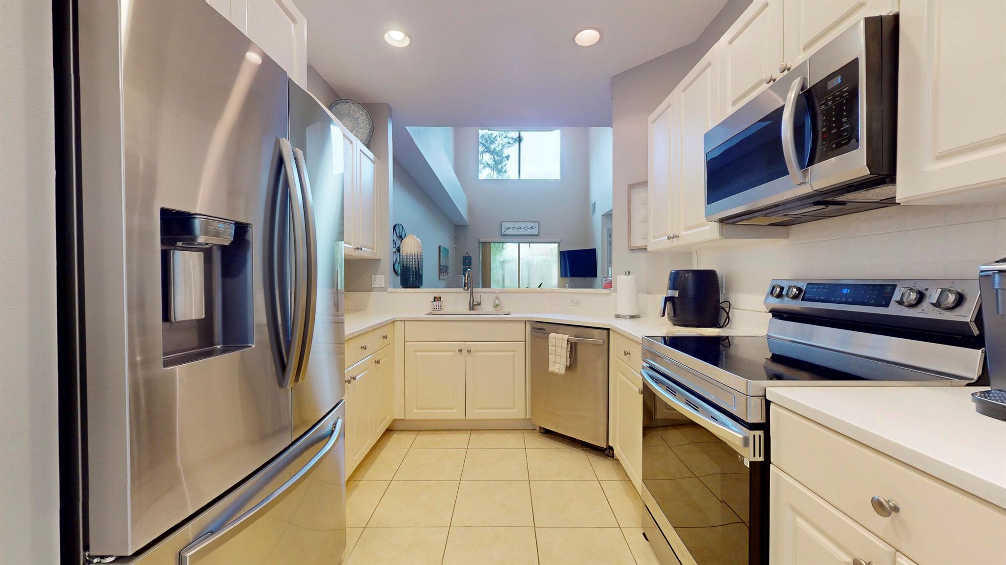 CASTLE PINES - Residential