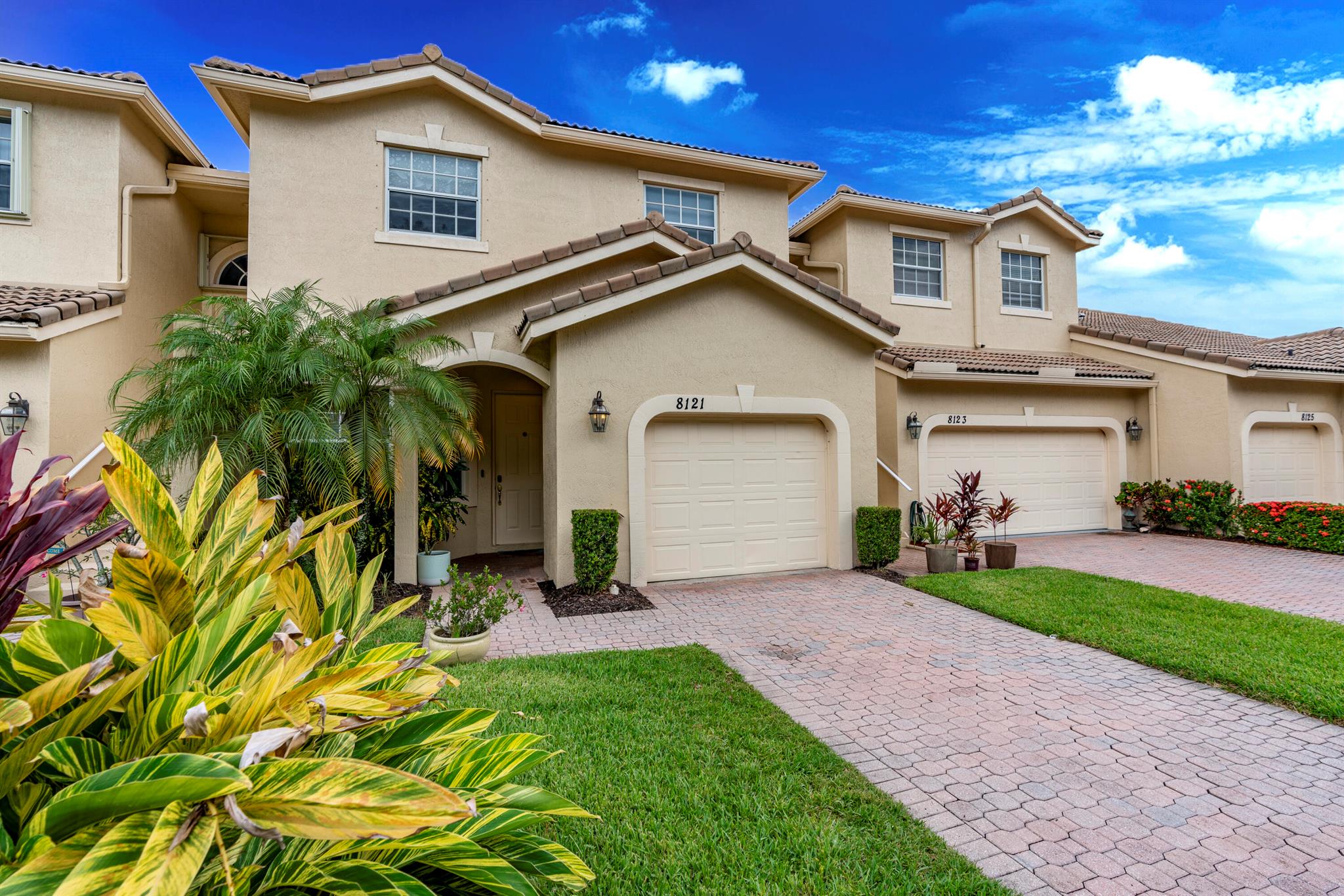 CASTLE PINES - Residential