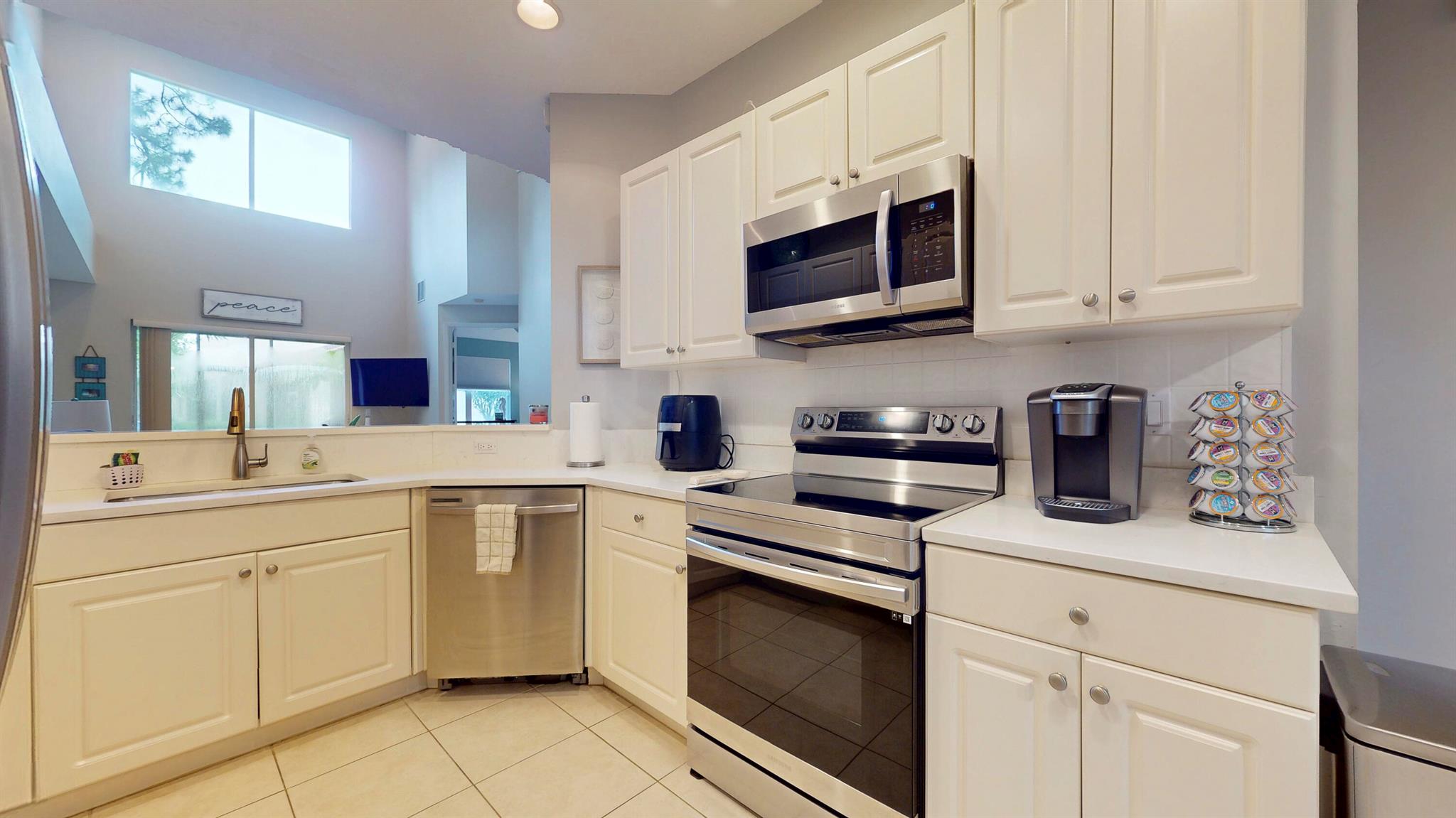 CASTLE PINES - Residential