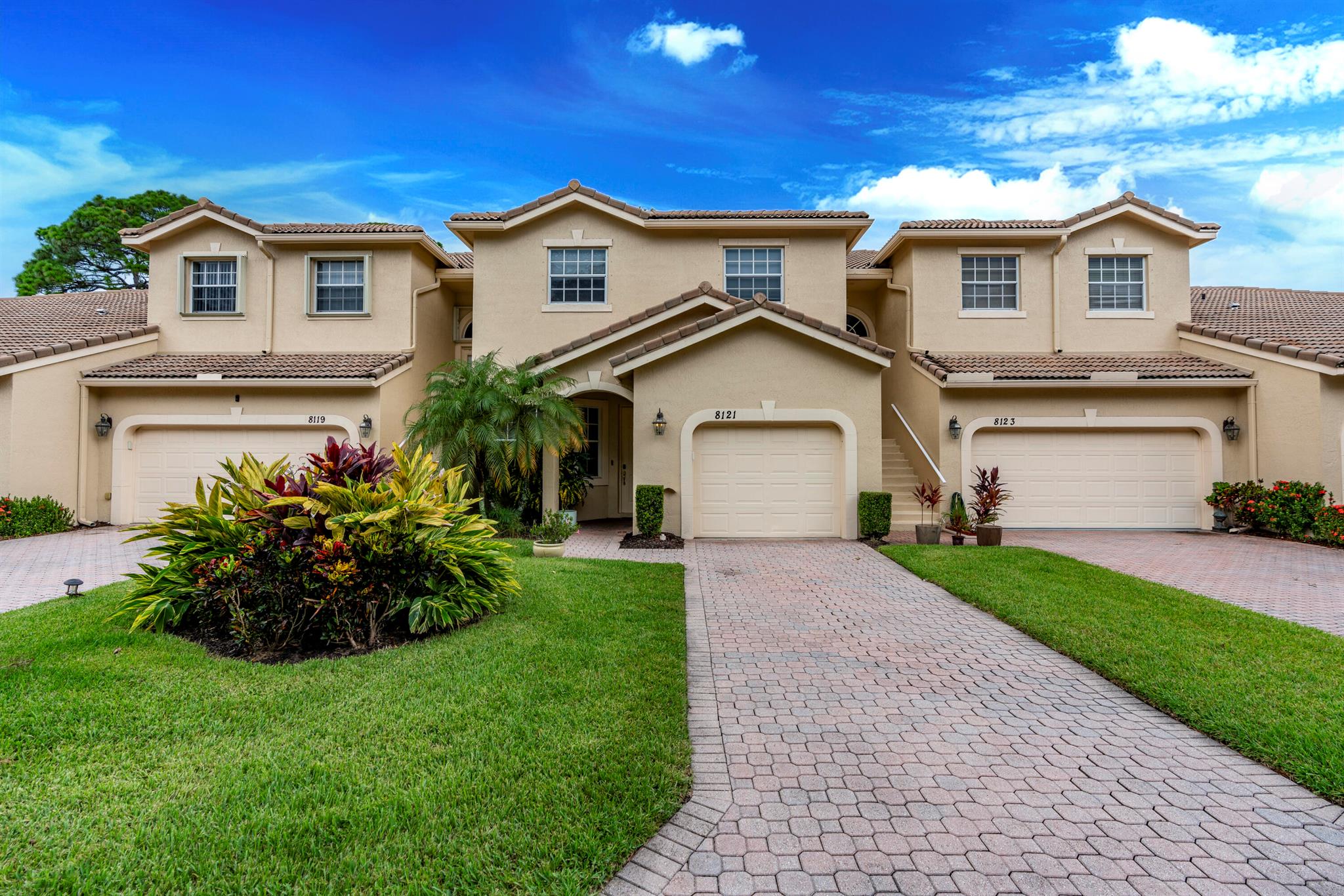 CASTLE PINES - Residential