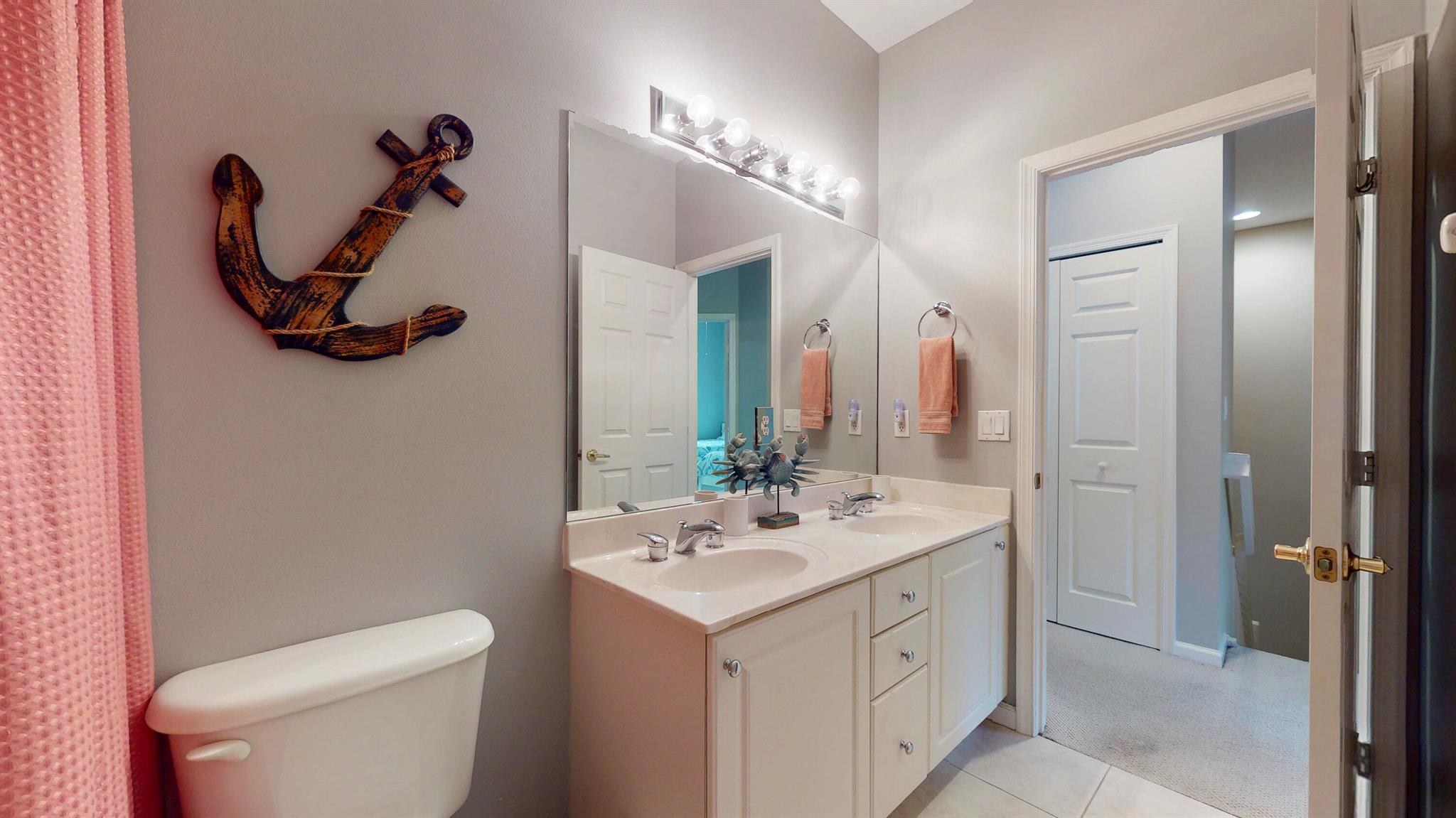 CASTLE PINES - Residential