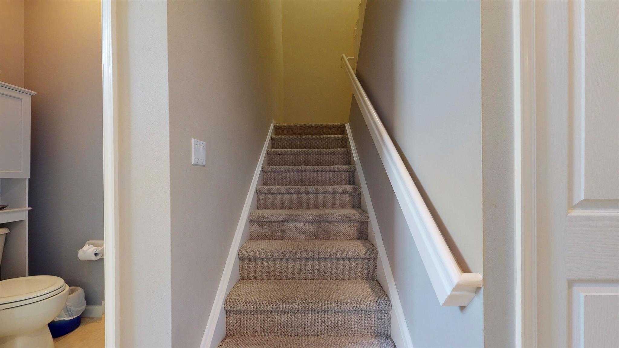 CASTLE PINES - Residential