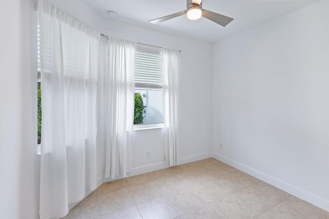 BELLA VISTA ISLES - Residential