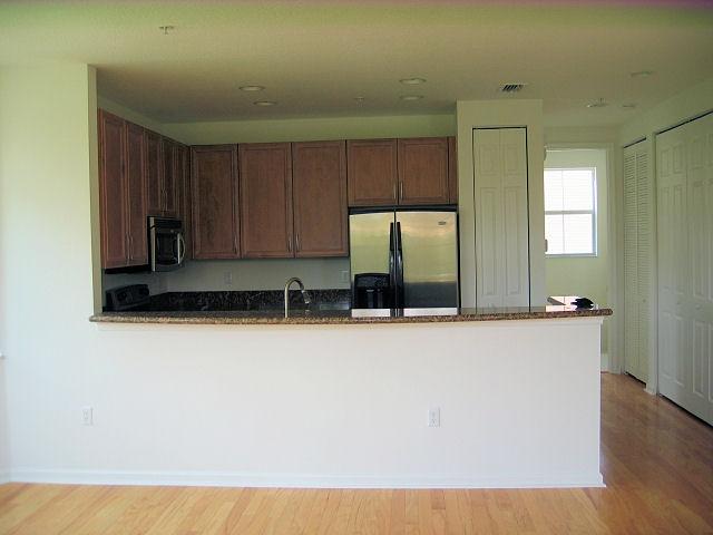 RENAISSANCE COMMONS PUD - Residential Lease