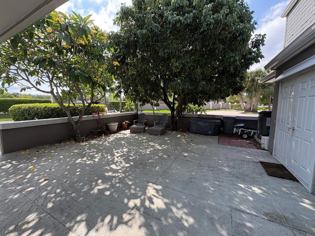 Photo of 203 Vision Court, Palm Beach Gardens, FL 33418 (MLS # R11111489)