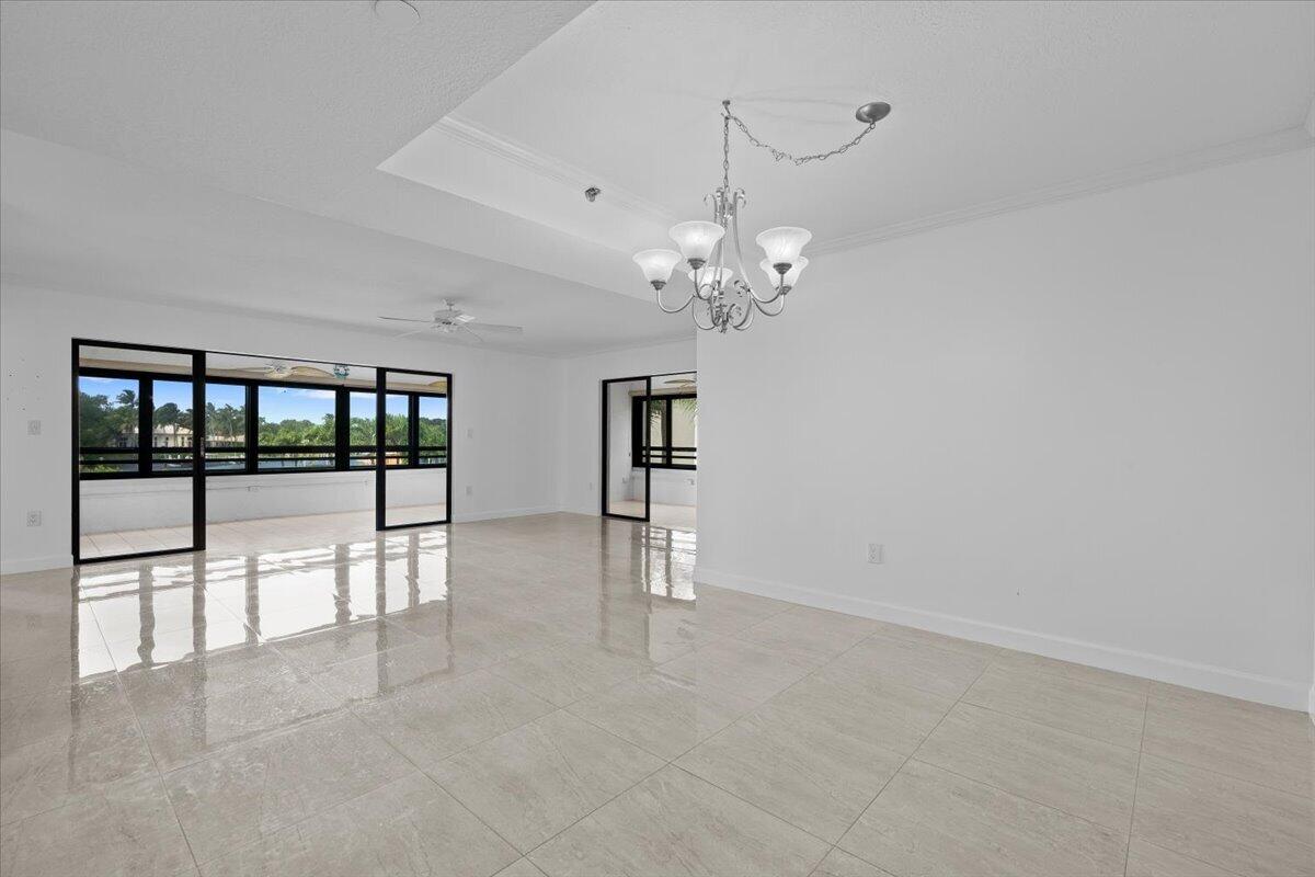 526 OAK HARBOUR Drive 526