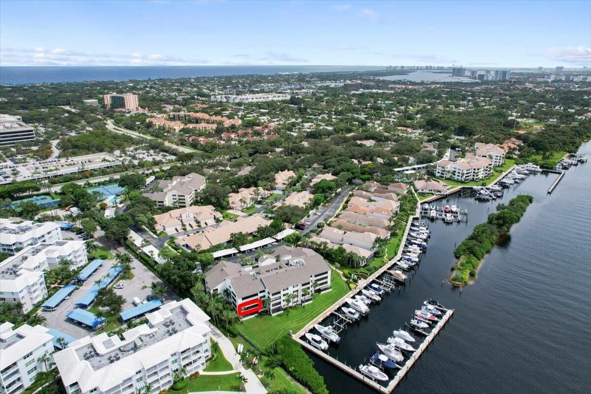 526 OAK HARBOUR Drive 526