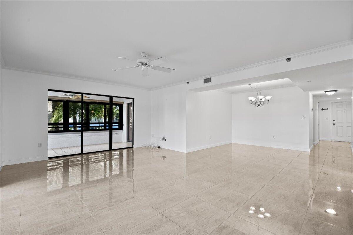 526 OAK HARBOUR Drive 526