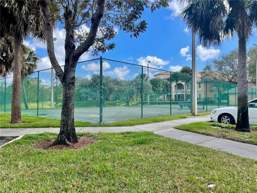 Courtyards At Davie Condo - Residential Lease