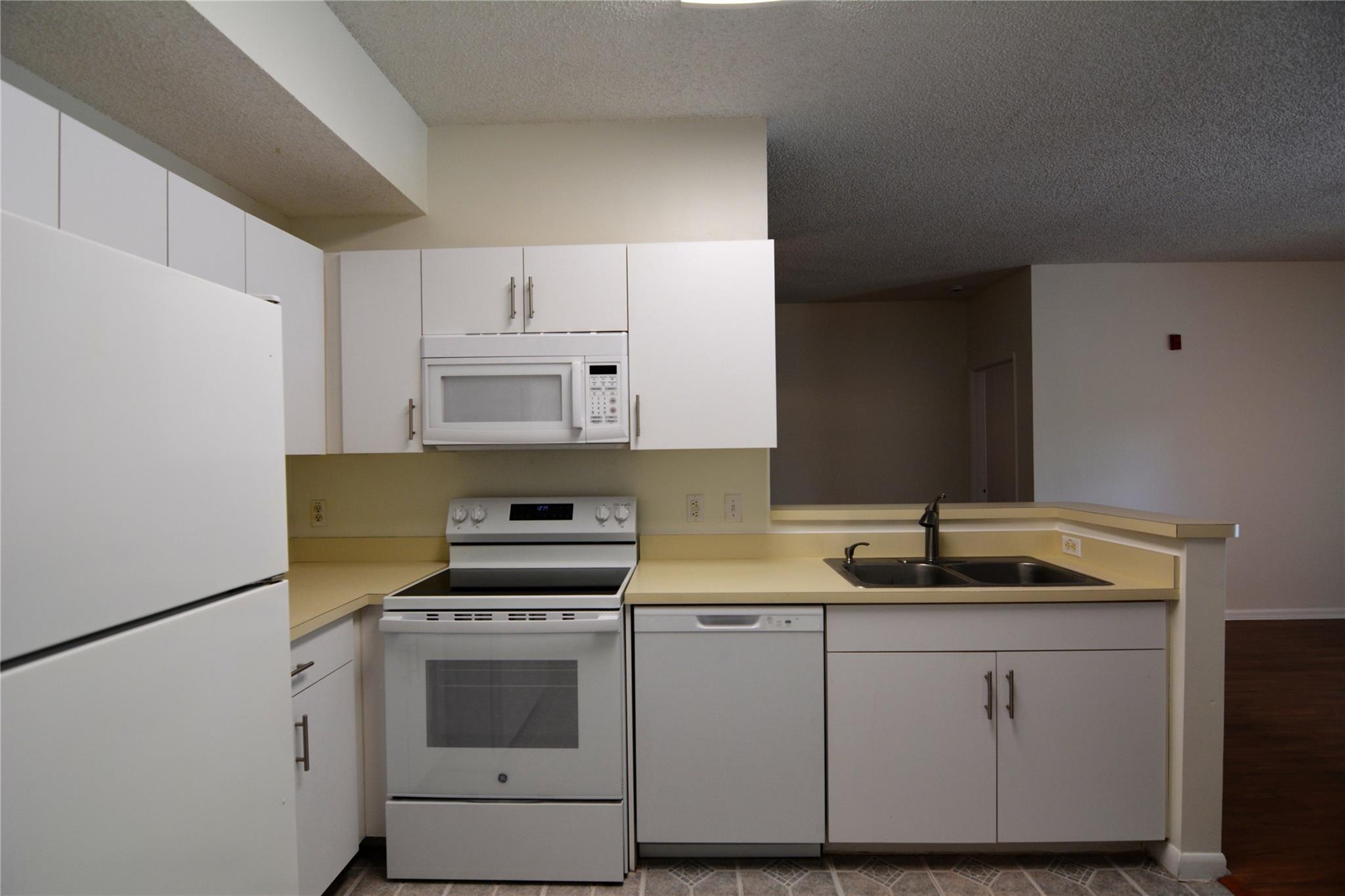 Courtyards At Davie Condo - Residential Lease